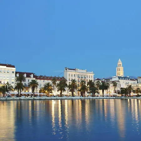 Διαμέρισμα Star Music Σπλιτ