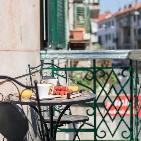 Διαμέρισμα Star Music