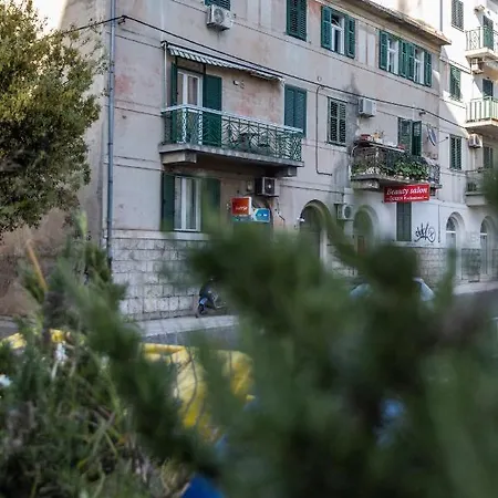 Apartment Star Music Split