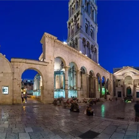 Apartment Star Music